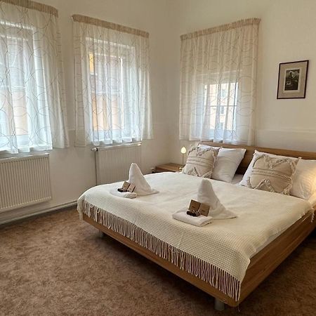 Apartment Bohemia Karlovy Vary Esterno foto