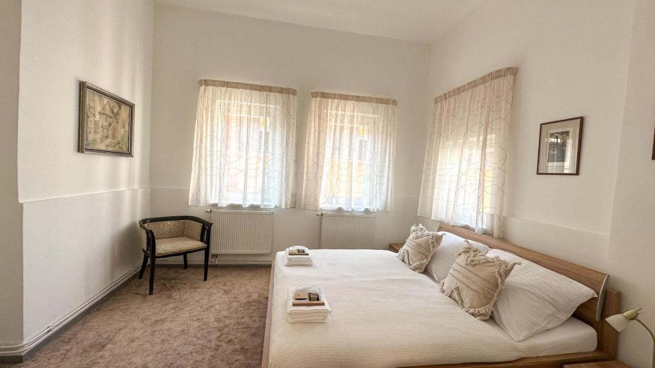 Apartment Bohemia Karlovy Vary Esterno foto